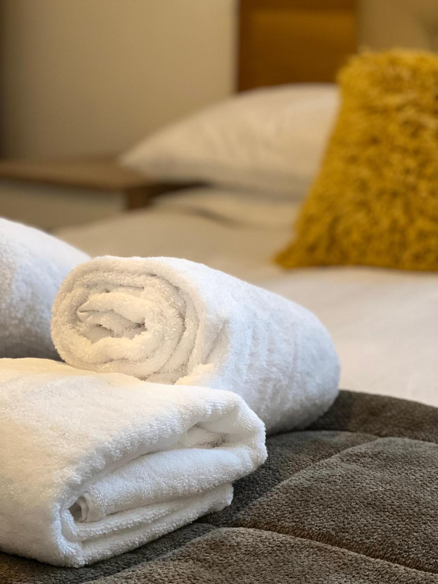 Safari Lodge - Close To Shopping Centre And Restaurants, Free Parking, Stylish And Amazing Artwork Burton-upon-Trent Exterior photo